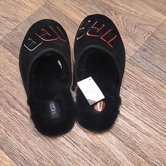 Ugg Scuff Graphic Shadow Slipper - Picture 9 of 9